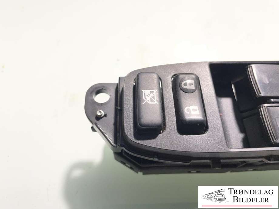 Bryter ruteheis førerdørspanel til Toyota Land Cruiser 150 2014-->> (Fase 2) (7423260790|)