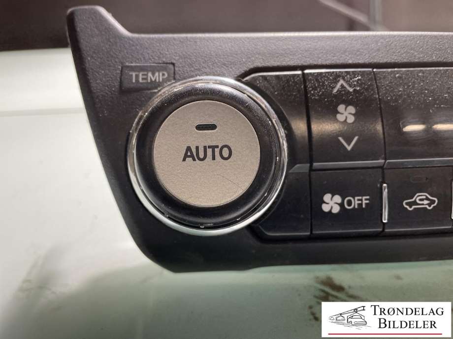 Varmeapparat betjening til Toyota Land Cruiser 150 2014-->> (Fase 2) (8401060C70C0|)