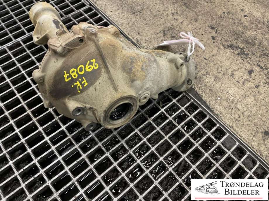 Kardang klokke foran til Toyota Land Cruiser 150 2014-->> (Fase 2) (411103D430|)