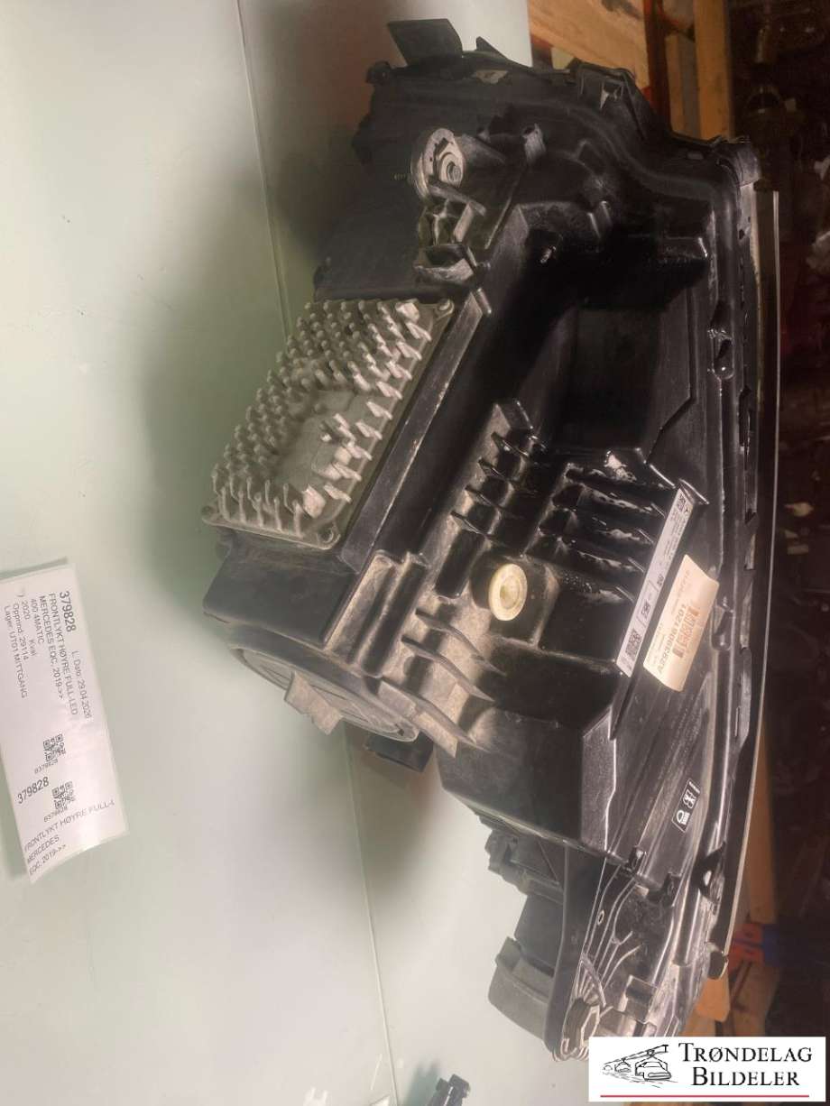 Frontlykt høyre full-LED til Mercedes EQC 2019-->> (A2939068200|)