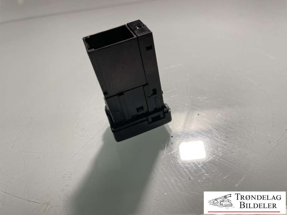 Bryter diverse til Toyota Land Cruiser 150 2014-->> (Fase 2)  (8619060030|)