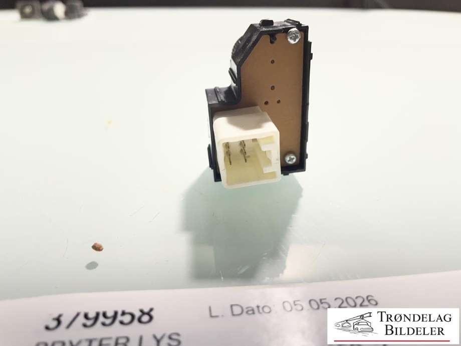 Bryter lys til Toyota Land Cruiser 150 2014-->> (Fase 2)  