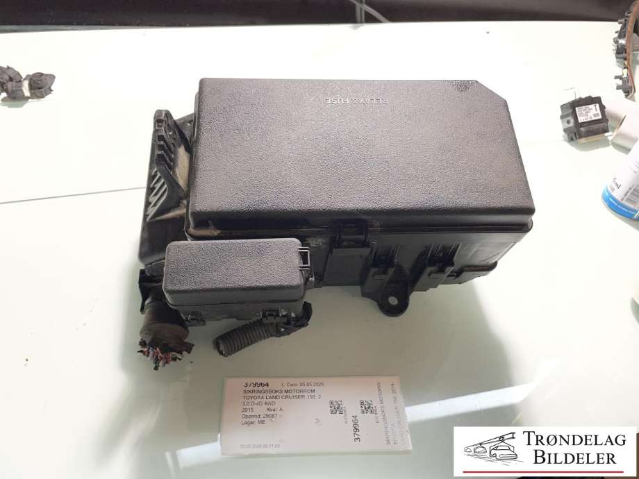 Sikringsboks motorrom til Toyota Land Cruiser 150, 2014-->> (Fase 2)  