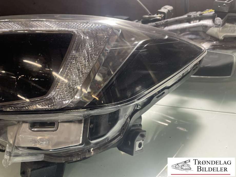 Frontlykt venstre full-LED til Subaru XV 2018-->> (Type II)  (84002FL130|)