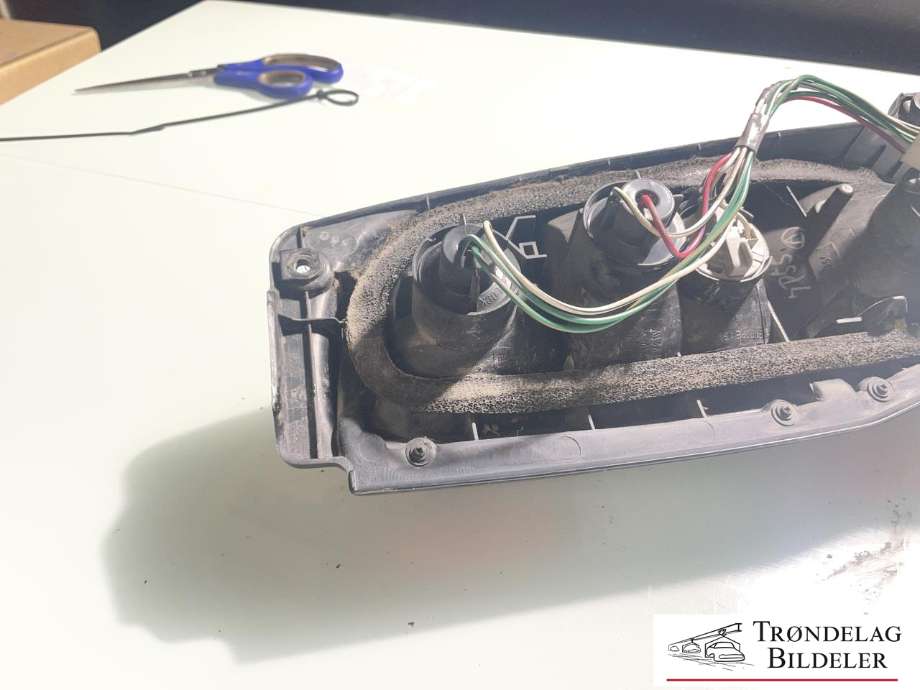 Baklykt høyre til Toyota Hiace 2001-2006 (Fase 2) (8155026310|)