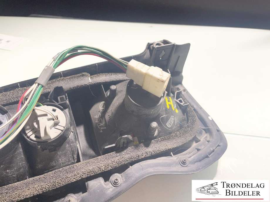 Baklykt høyre til Toyota Hiace 2001-2006 (Fase 2) (8155026310|)