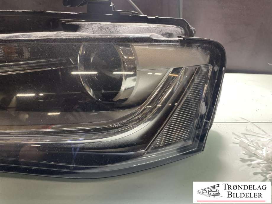 Frontlykt venstre xenon til Audi A4, Allroad 2009-2016 (Type I) (B8) (B8) (8K0 941 043 C|8K0 941 043 F|)