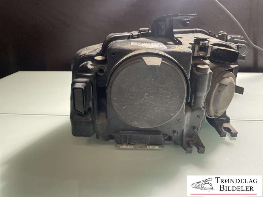 Frontlykt venstre xenon til Audi A4, Allroad 2009-2016 (Type I) (B8) (B8) (8K0 941 043 C|8K0 941 043 F|)