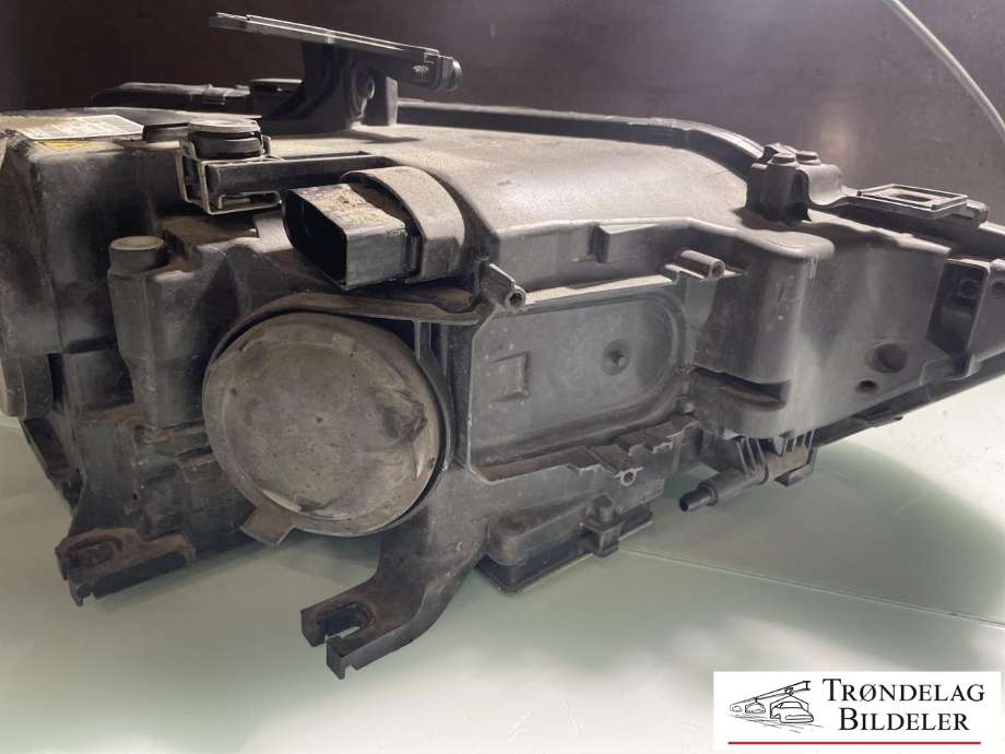 Frontlykt venstre xenon til Audi A4, Allroad 2009-2016 (Type I) (B8) (B8) (8K0 941 043 C|8K0 941 043 F|)