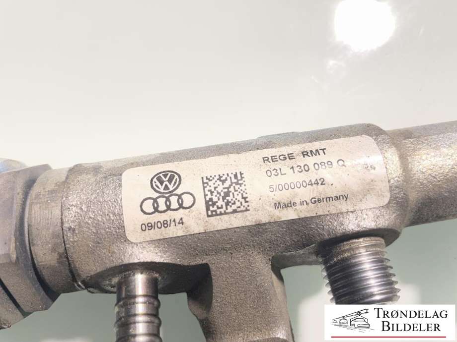 Dyseskinne (fuelrail) til Audi A4, Allroad 2009-2016 (Type I) (B8) (B8) (03L130089Q|057130764AB|03L906054A)