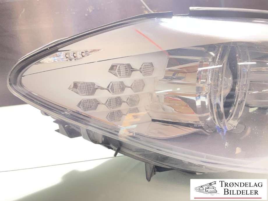 Frontlykt høyre xenon til BMW 5-Serie 2010-2017 (F10/F11) (F10/F11) (63117203240|)