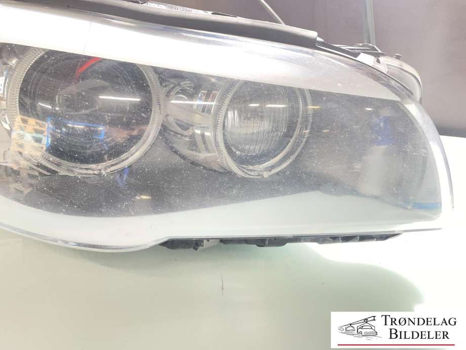 Frontlykt høyre xenon til BMW 5-Serie 2010-2017 (F10/F11) (F10/F11) (63117203240|)