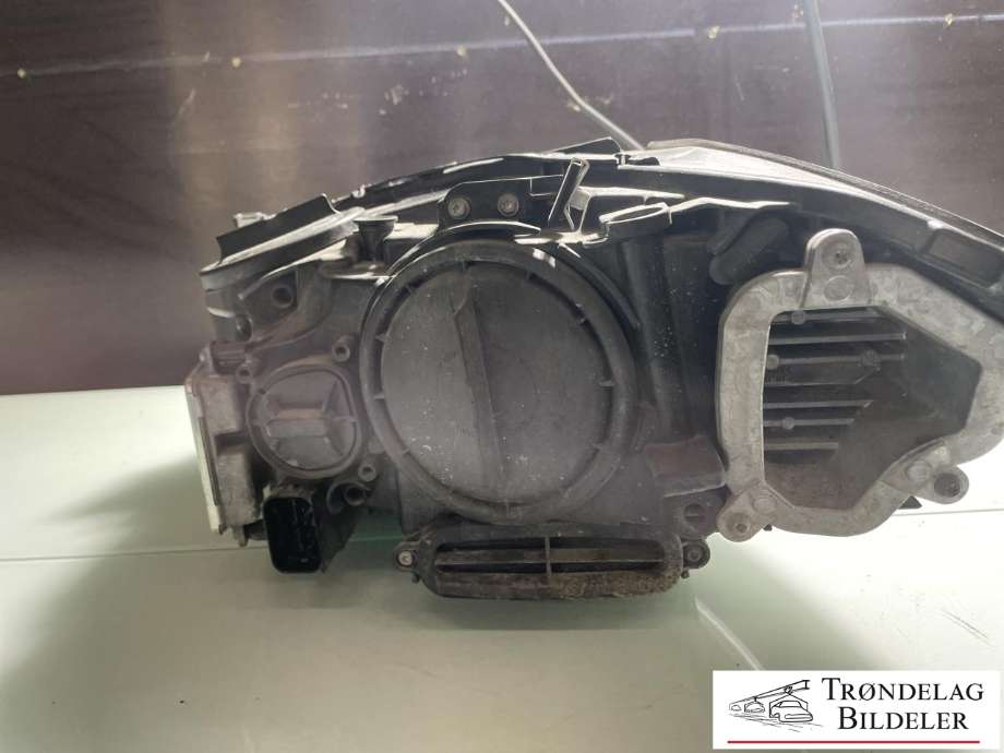 Frontlykt høyre xenon til BMW 5-Serie 2010-2017 (F10/F11) (F10/F11) (63117203240|)