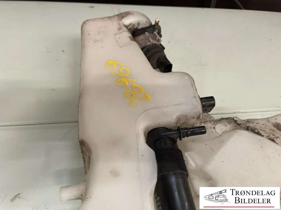 Spylertank til Audi A4, Allroad 2009-2016 (Type I) (B8) (B8) (8T0955453F|8T0955453C|)
