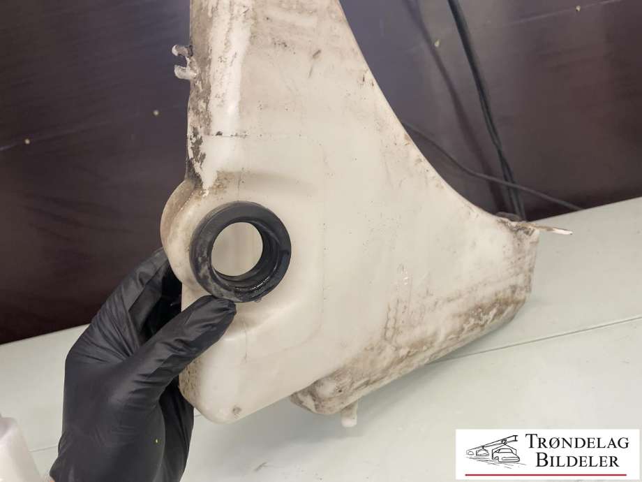 Spylertank til Audi A4, Allroad 2009-2016 (Type I) (B8) (B8) (8T0955453F|8T0955453C|)