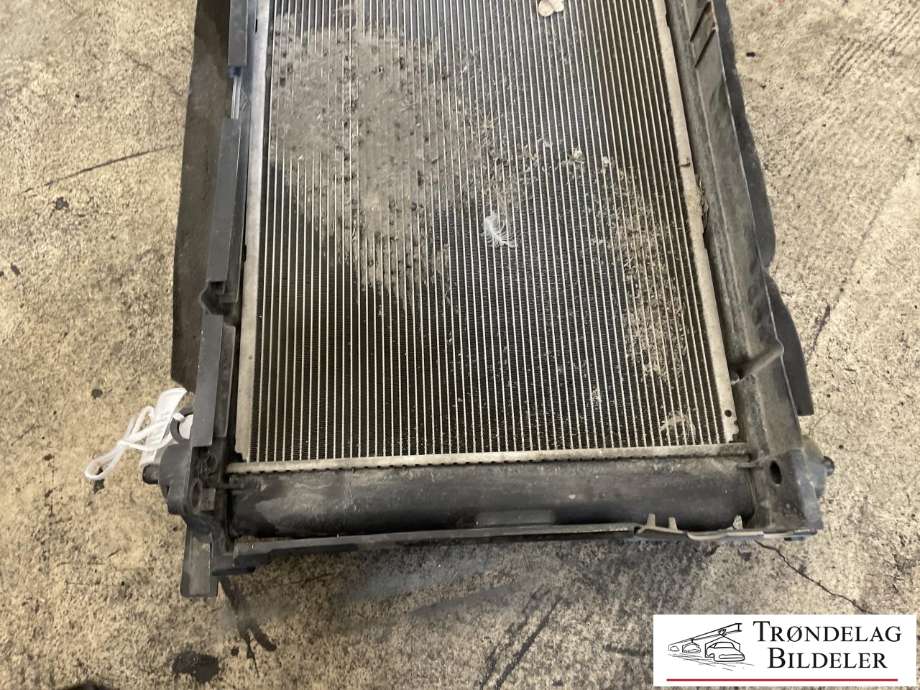 Radiator (automat gir) til Toyota Auris 2013-2015 (Type II, Fase 1)  (164000T240|167110T090|163610T120)