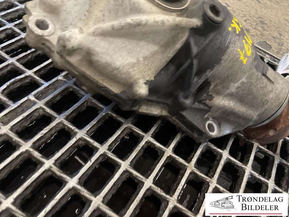 Kardang klokke foran til BMW 3-Serie 2012-2018 (F30/F31/F34) (F30/F31/F34) (31 50 8 619 486|)