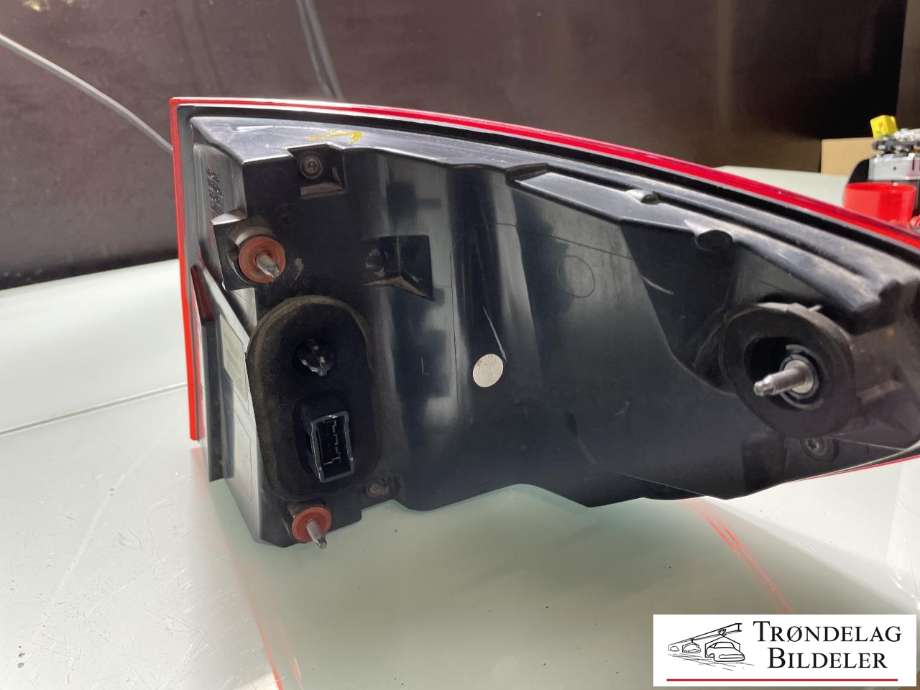 Baklykt venstre ytre til BMW 5-Serie 2010-2017 (F10/F11) (F10/F11) (63217203233|)