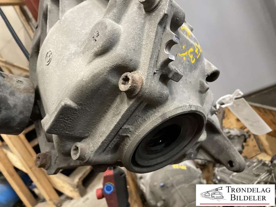 Kardang klokke bak til BMW 5-Serie 2010-2017 (F10/F11) (F10/F11) (33 10 7 584 457|)
