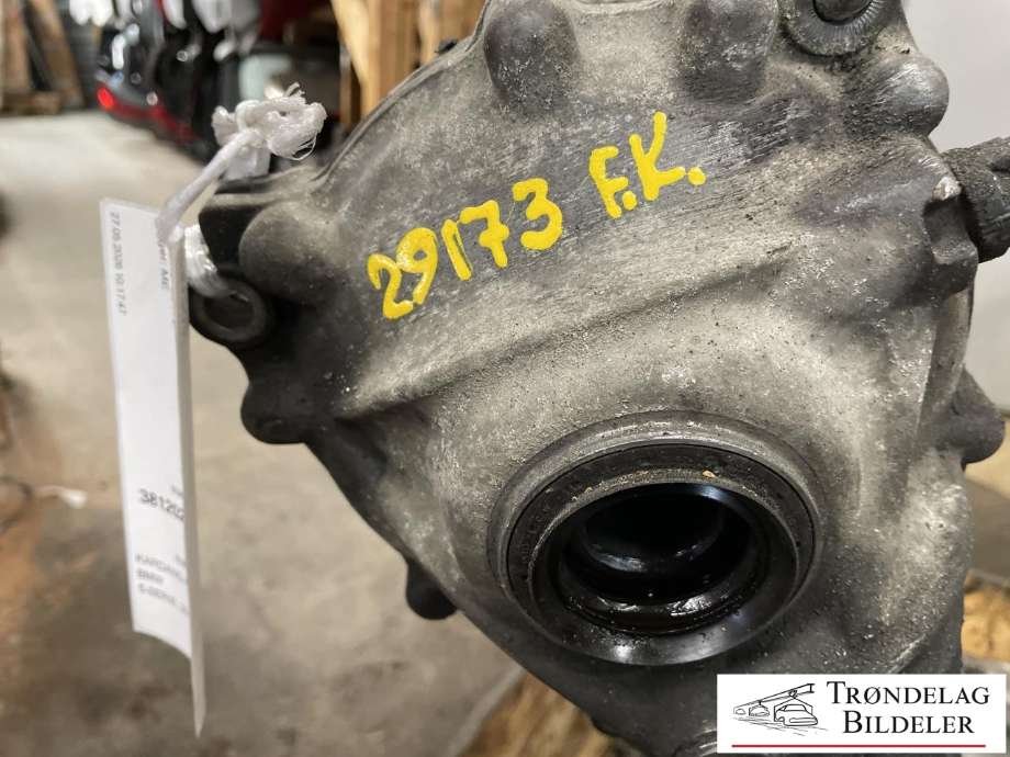 Kardang klokke foran til BMW 5-Serie 2010-2017 (F10/F11) (F10/F11) (31 50 7 584 518|31 50 8 635 698|)