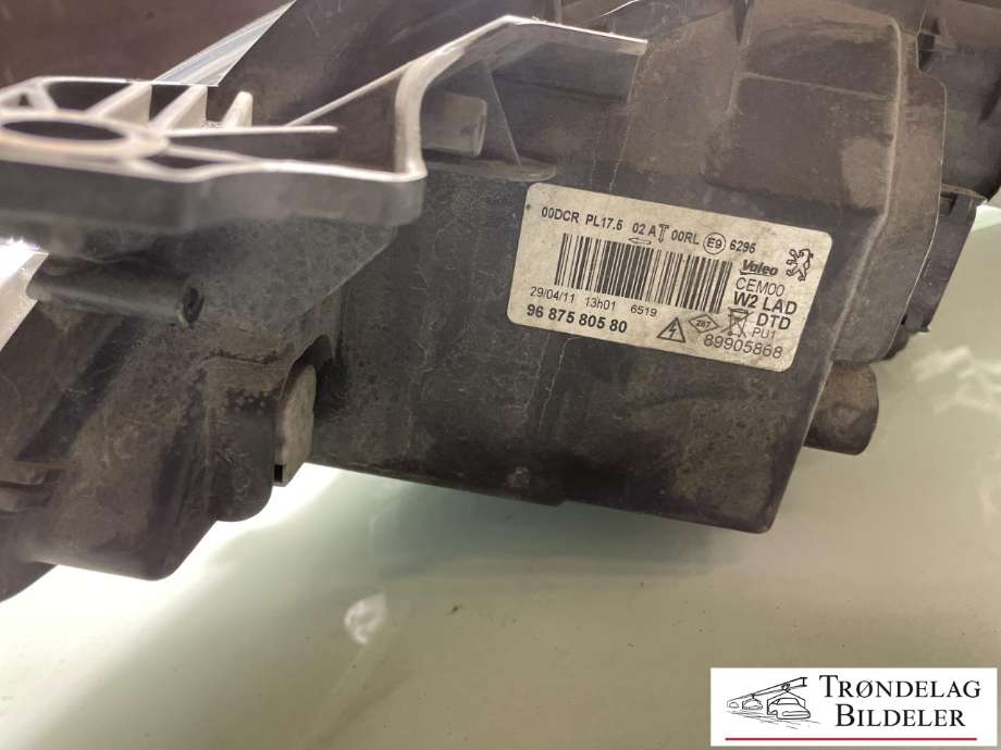 Frontlykt høyre xenon til Peugeot 508 2011-2014 (Type I, Fase 1) (6206 W5|)