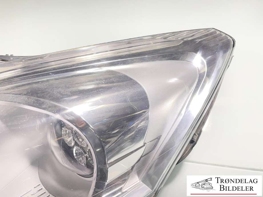 Frontlykt venstre xenon til Peugeot 508 2011-2014 (Type I, Fase 1)  (6208 W5|)