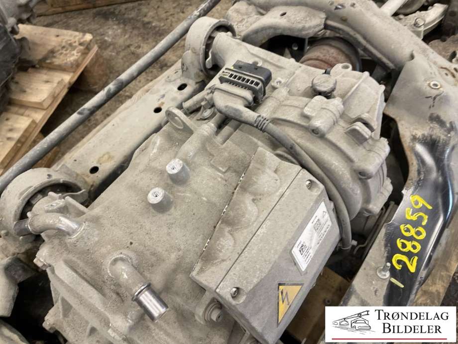 Travers bak til Volvo V60 / V60 CC 2018-->> (Type II)  (32292935|)