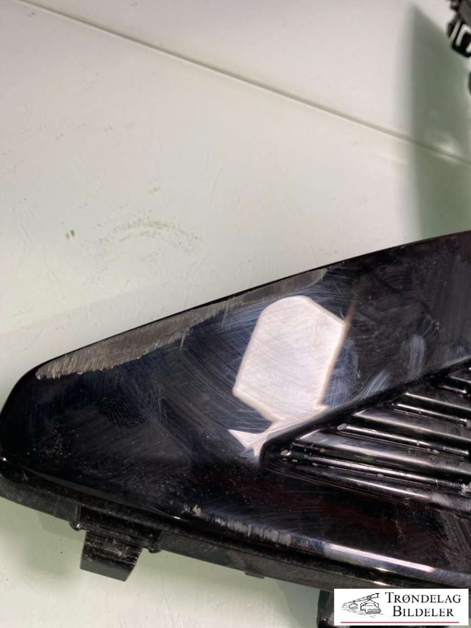 Grill høyre til Polestar 2 2020-->>  (31663681|JT02|)