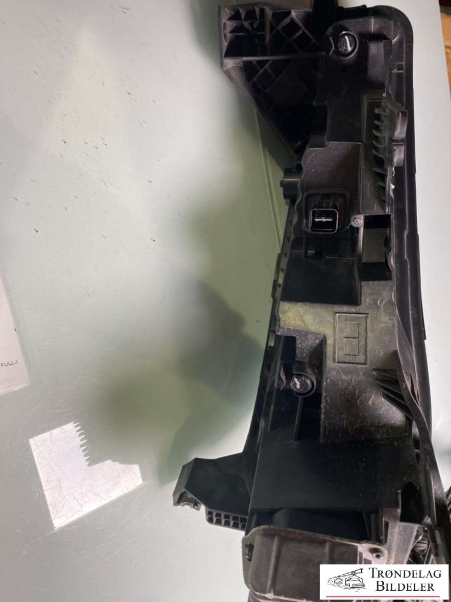 Frontlykt høyre full-LED til Maxus T90 EV 2022-->>  (C00073848|)
