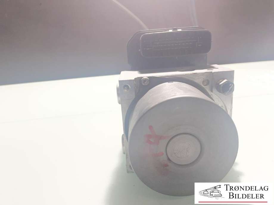 ABS sentral til Toyota Hilux 2016-2020 (4405071480|4405071481|)