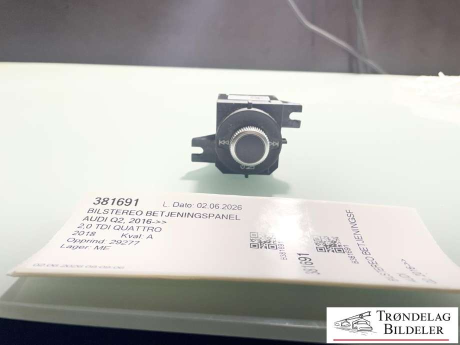 Bilstereo betjeningspanel til Audi Q2 2016-->> (81B919614|81B 919 626 A|)