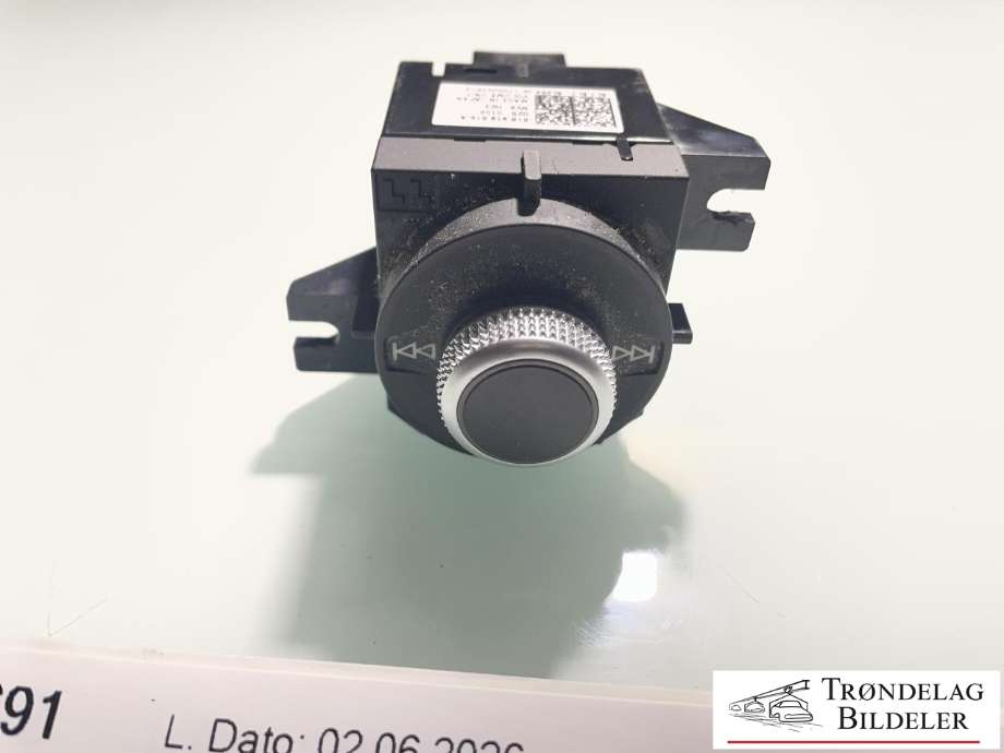 Bilstereo betjeningspanel til Audi Q2 2016-->> (81B919614|81B 919 626 A|)