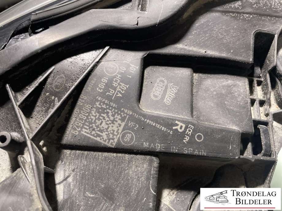 Frontlykt høyre halogen til Audi Q2 2016-->> (81A 941 004|)
