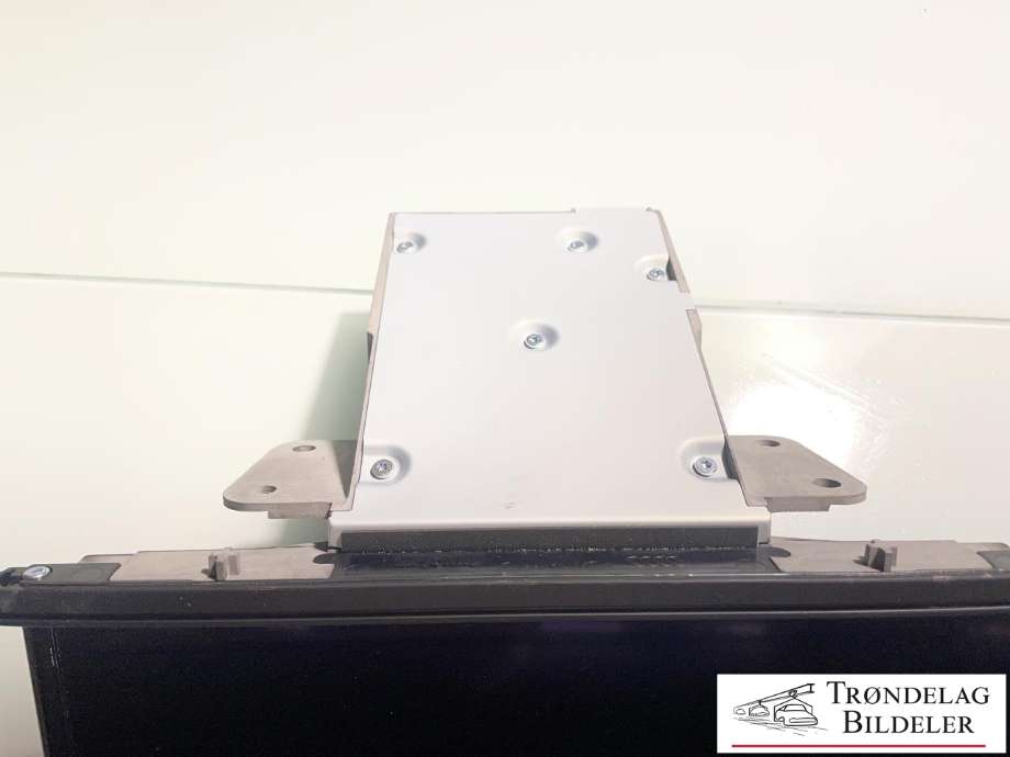 Bilstereo navigasjon skjerm til Audi Q2 2016-->>  (81A 919 605 A|81A 919 605 B|)