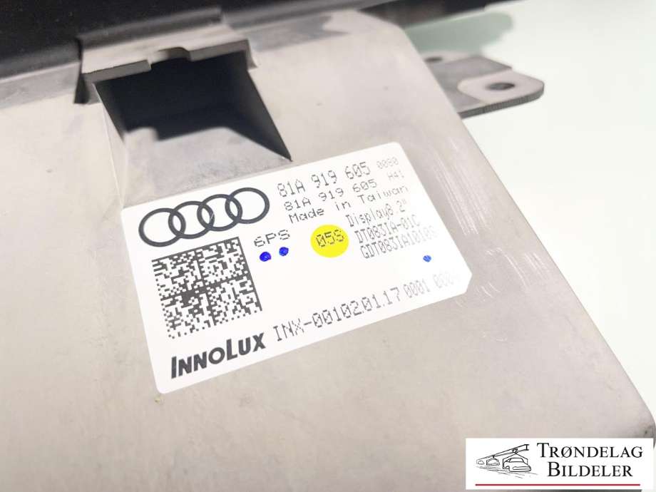 Bilstereo navigasjon skjerm til Audi Q2 2016-->>  (81A 919 605 A|81A 919 605 B|)