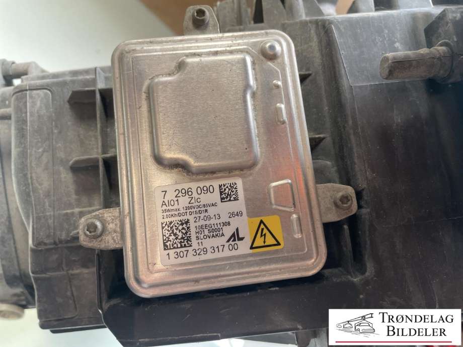 Frontlykt høyre xenon til BMW 3-Serie 2012-2018 (F30/F31/F34) (F30/F31/F34) (63 11 7 259 524|)