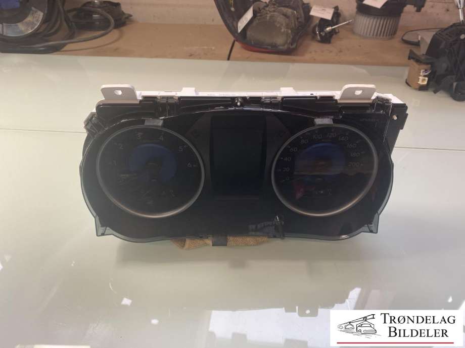Instrumentpanel til Toyota Hilux, 2016-2020 (83800FC880)