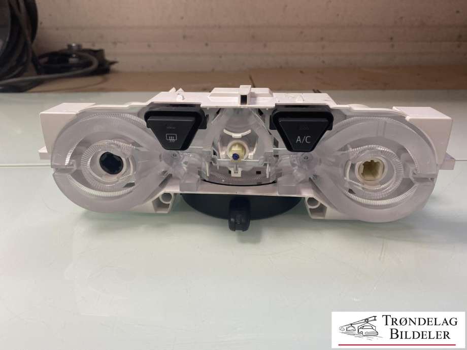 Varmeapparat betjening til Toyota Hilux 2016-2020 (559000KD61|)