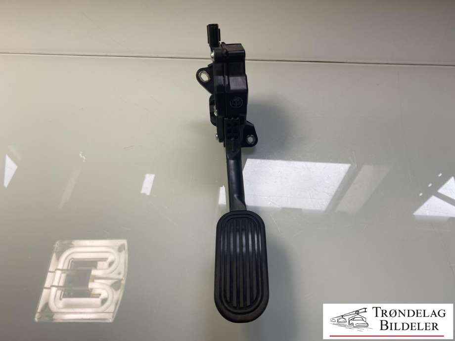 Pedal gass til Toyota Hilux, 2016-2020 (781100K030)