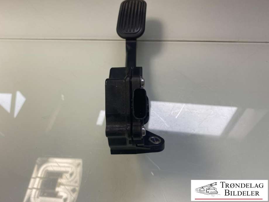 Pedal gass til Toyota Hilux 2016-2020  (781100K030|)