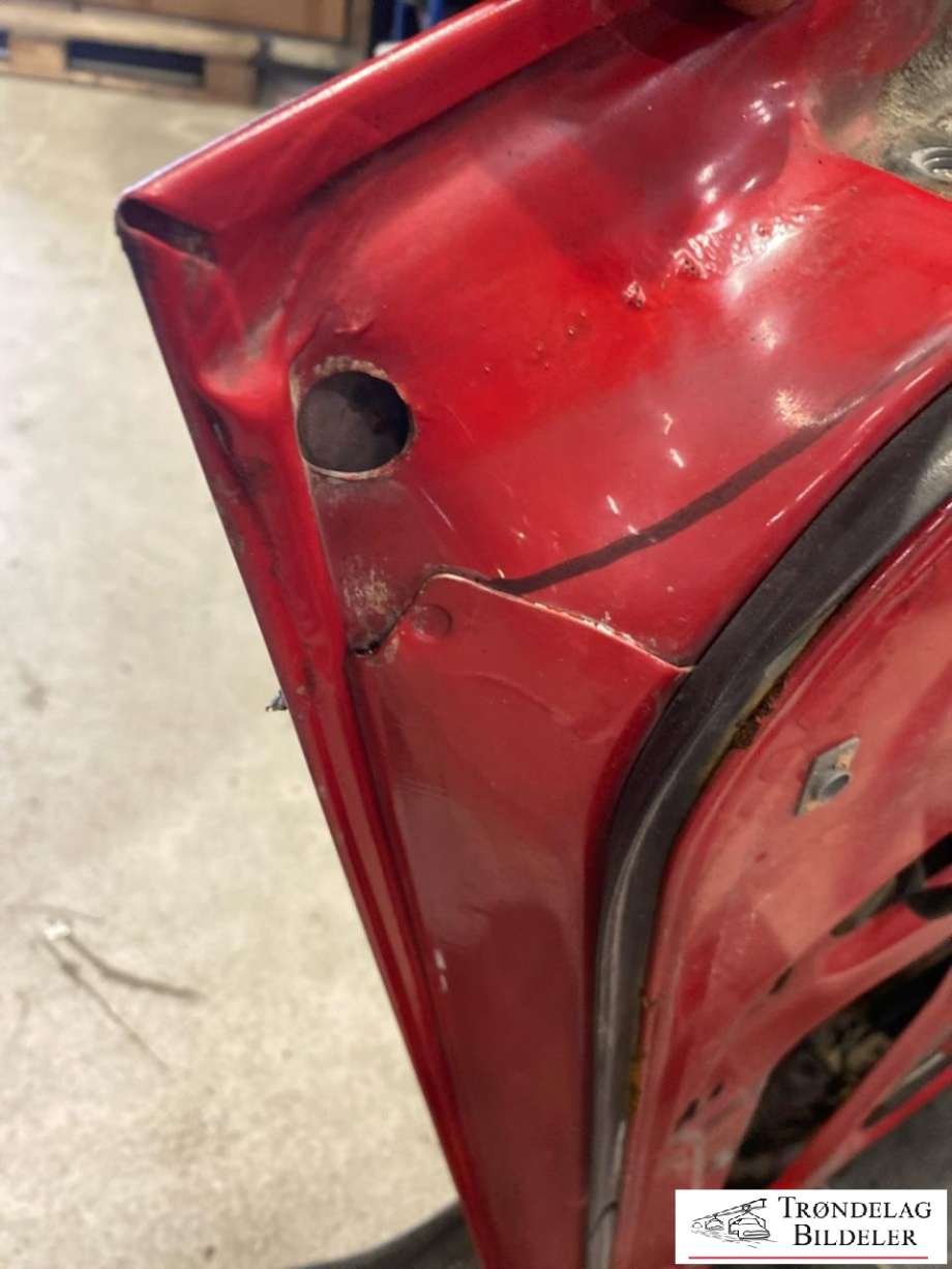 Dør høyre foran til Volvo 240 1988-1993  (1315684|)