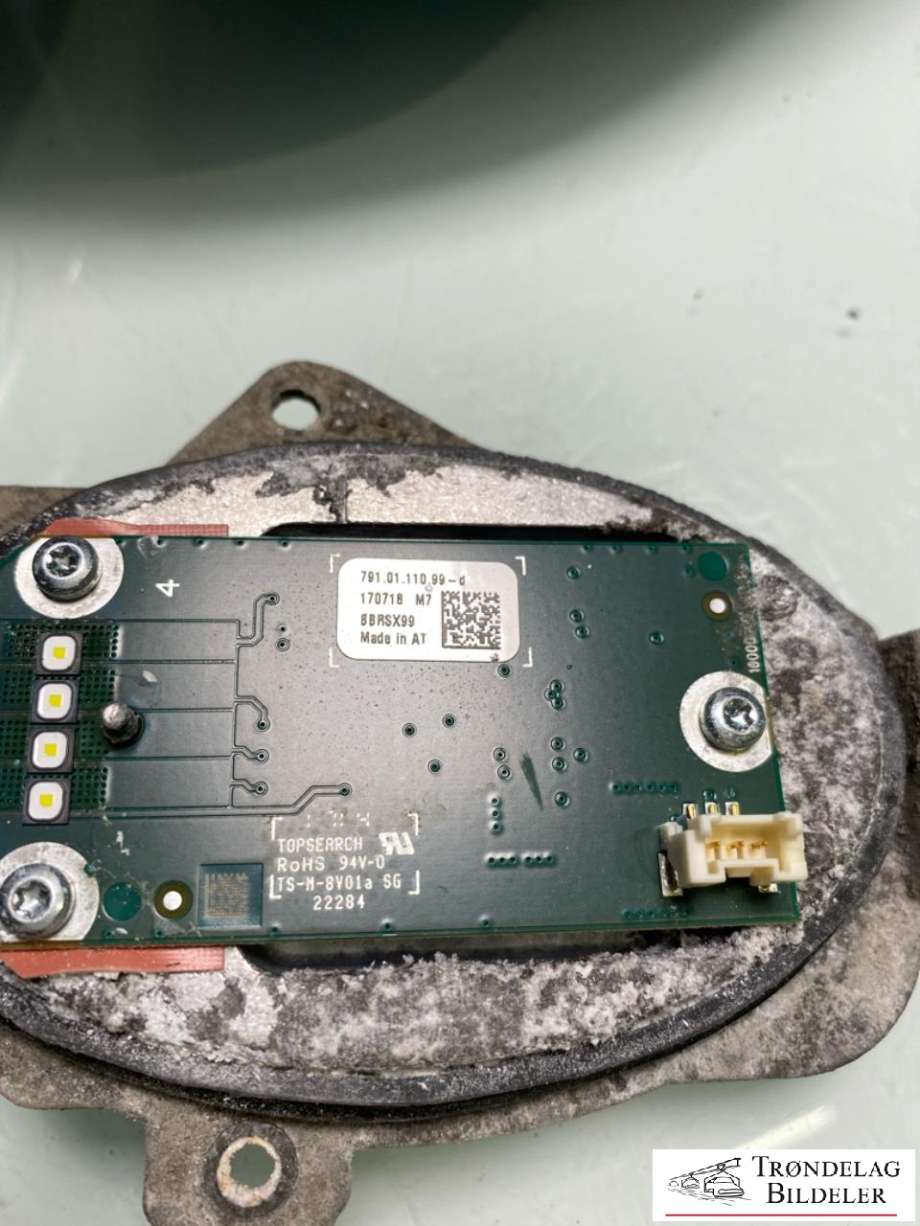 Kjørelys led venstre foran til VW e-Golf 2017-2020 (Fase 2)  (5GE 941 475 C|5GE 941 475 C = LED MODUL|)