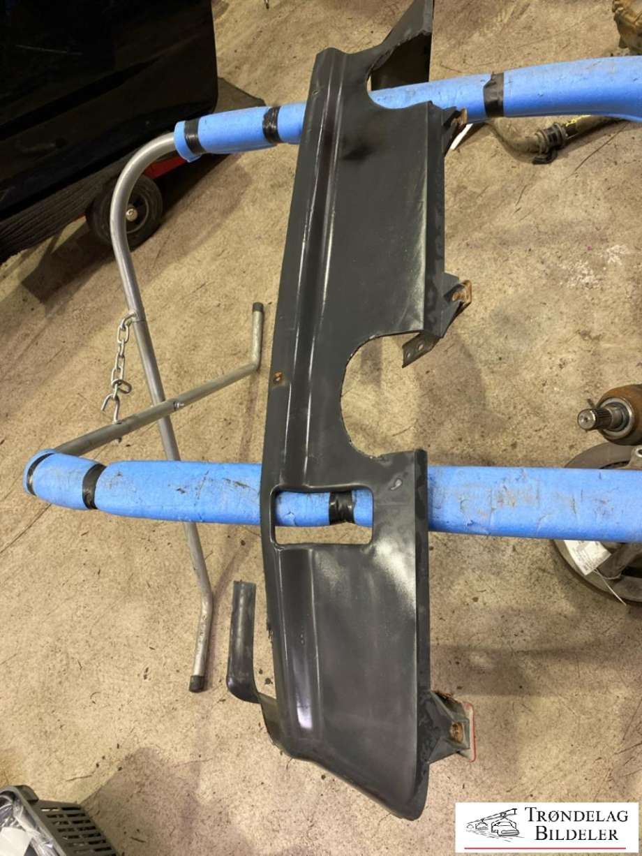 Spoiler bak til Volvo 240, 1988-1993  (1315997)