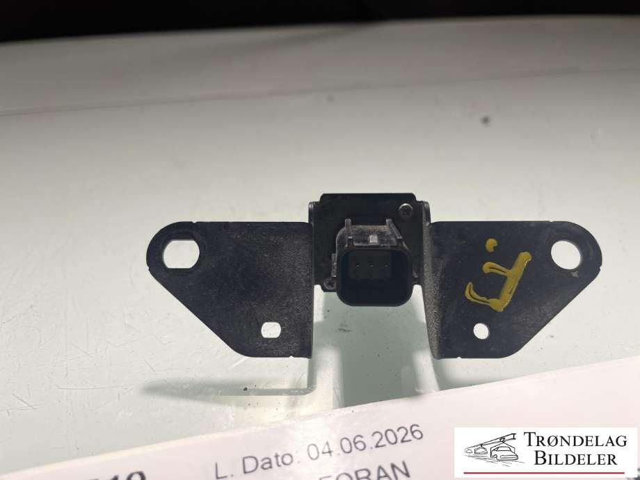 Parkeringskamera foran til Nissan Qashqai 2014-2021 (Type II) (284F1-4EA0A|284F1-4EA1A|)