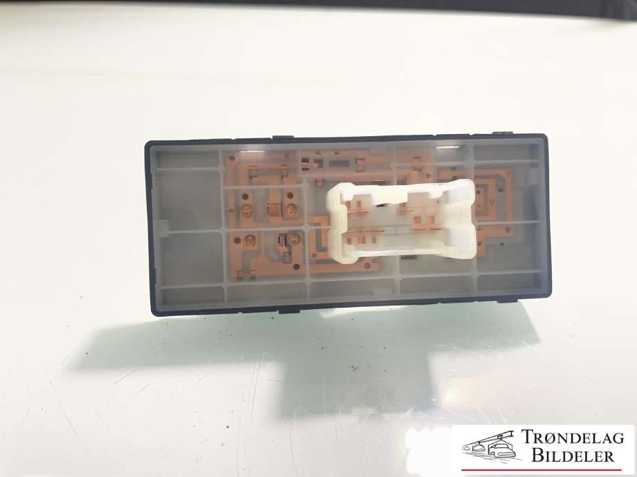Bryter ruteheis til Nissan Qashqai 2014-2021 (Type II)  (254114BA0A|)