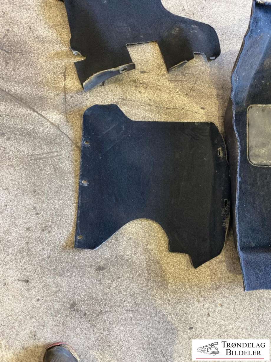 Gulvmatte sett til Volvo 240 1988-1993 (1242354|1242357|)