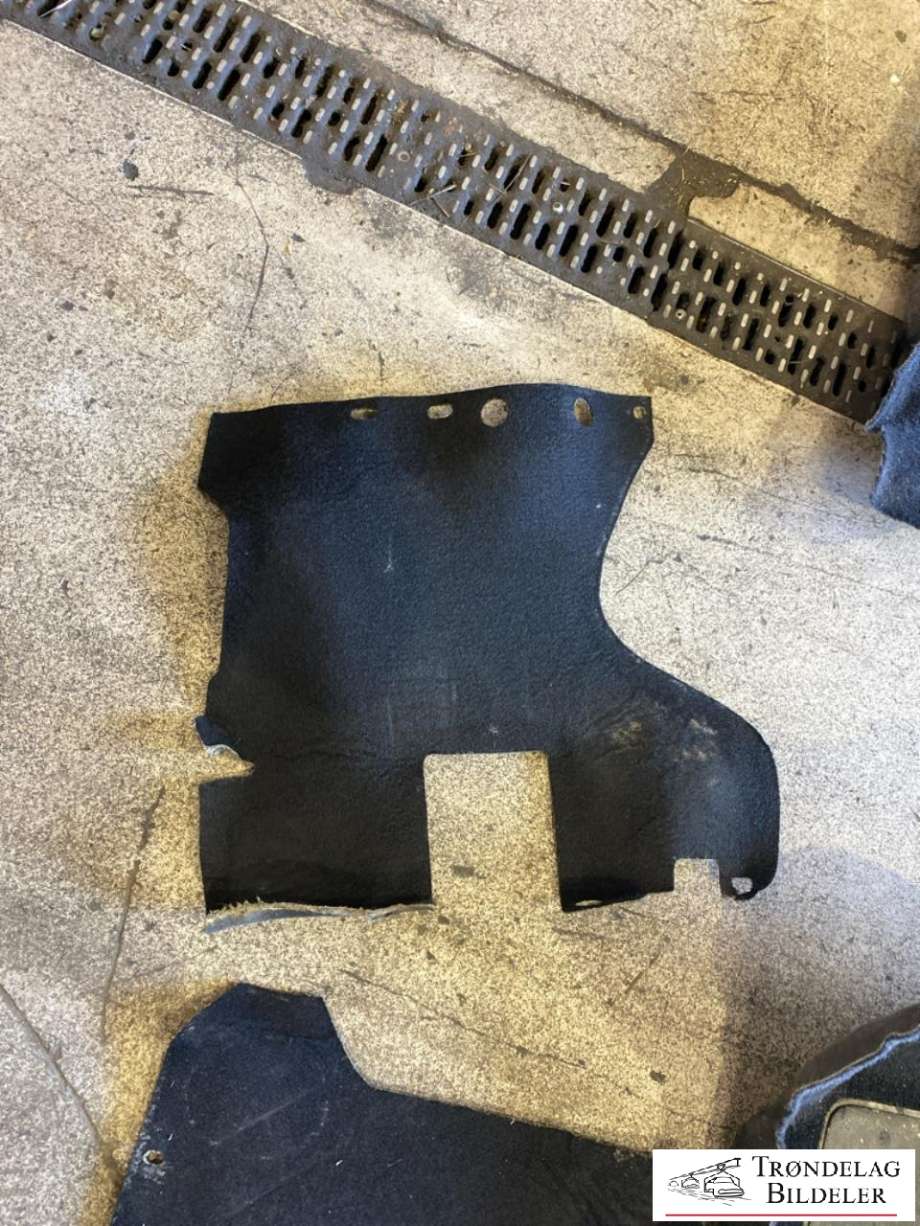 Gulvmatte sett til Volvo 240 1988-1993 (1242354|1242357|)