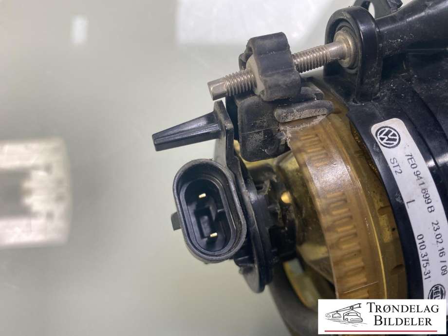 Tåkelykt venstre foran til VW Transporter / Caravelle 2009-2015 (Fase 2) (T5) (T5) (17414301LH|7E0941699A|)