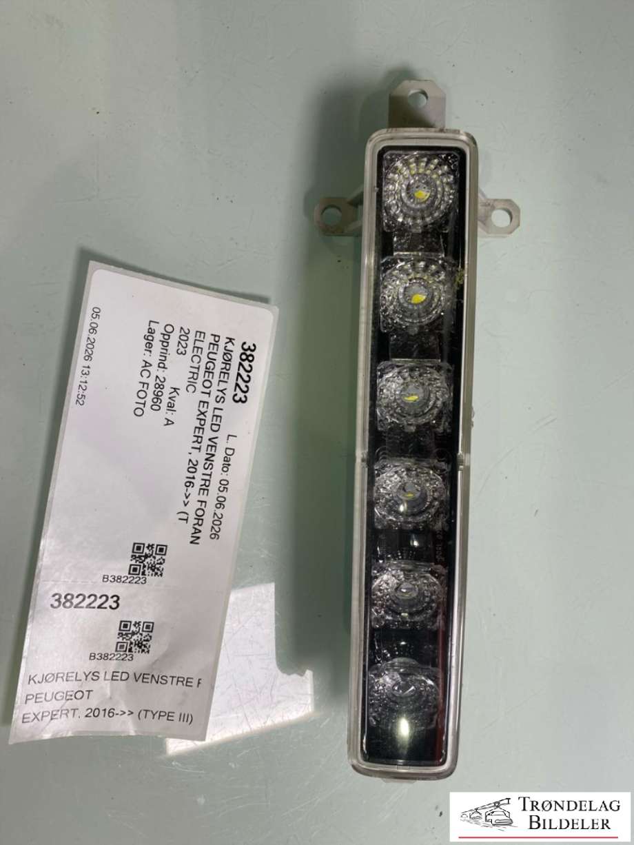 Kjørelys led venstre foran til Peugeot Expert, 2016-->> (Type III) (98 027 955 80)