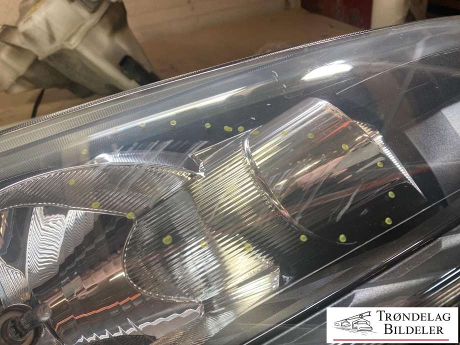 Frontlykt høyre halogen til Ford Transit Connect 2013-2018 Type II, Fase 1  (DT11 13W029 DC|1827688|)